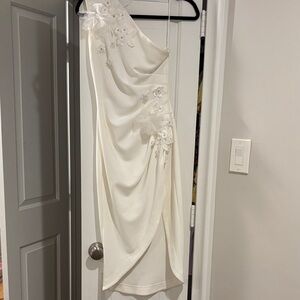 Elliatt White One Shoulder Dress